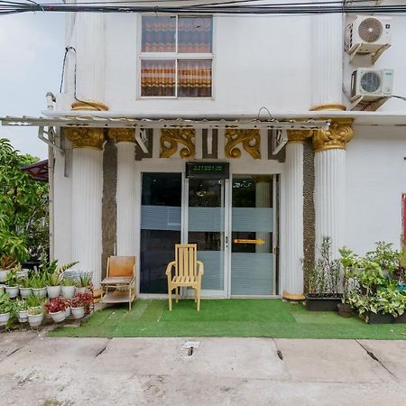 Reddoorz Syariah Near Universitas Borobudur Jakarta Luaran gambar