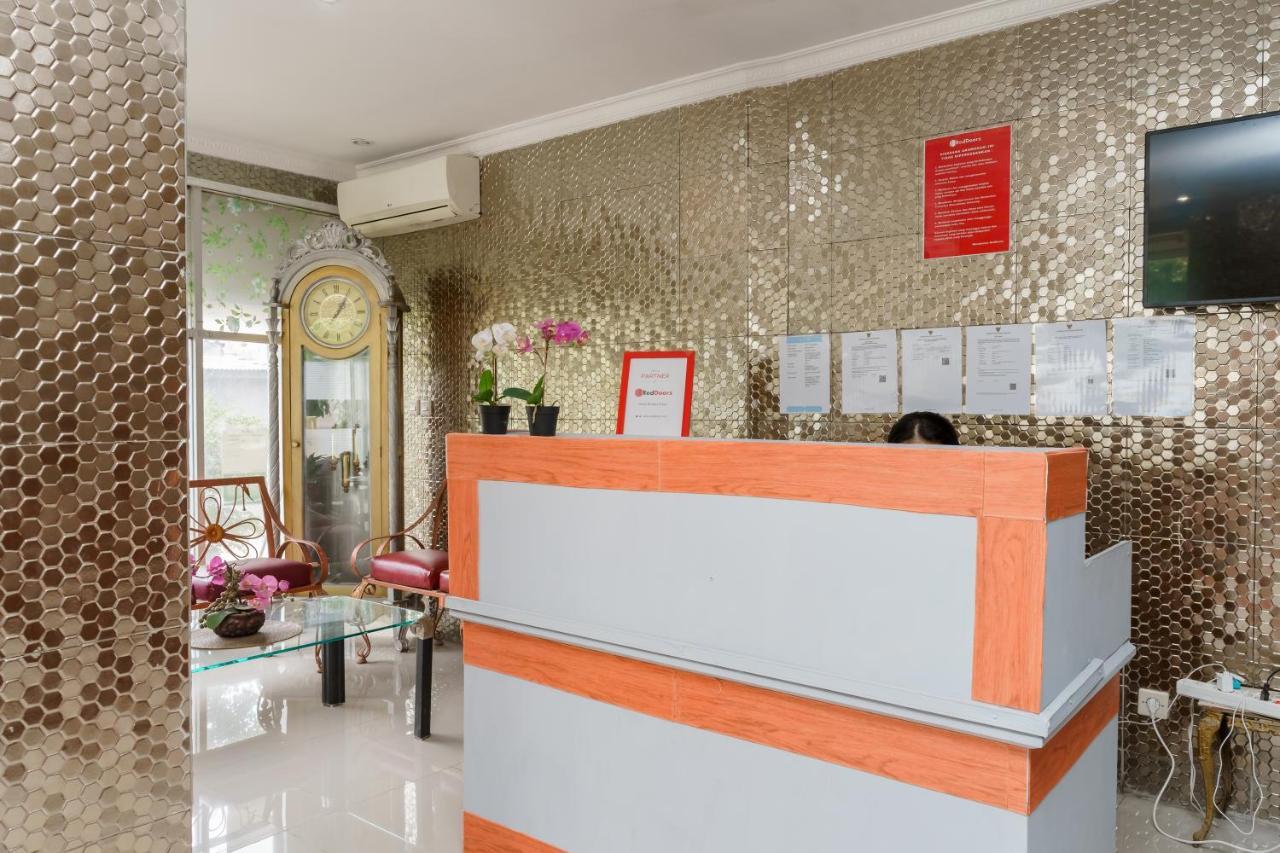 Reddoorz Syariah Near Universitas Borobudur Jakarta Luaran gambar